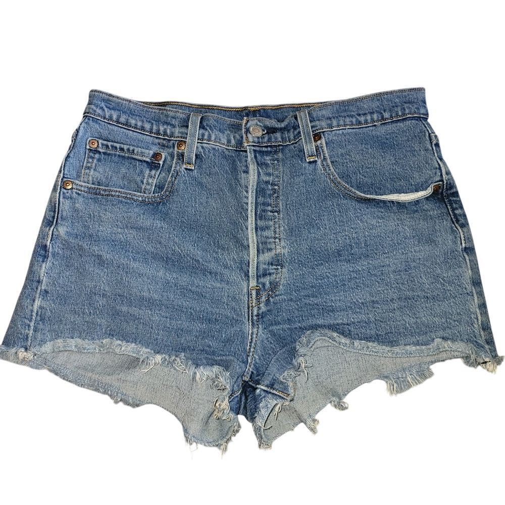 Levi Strauss 501 cut off shorts